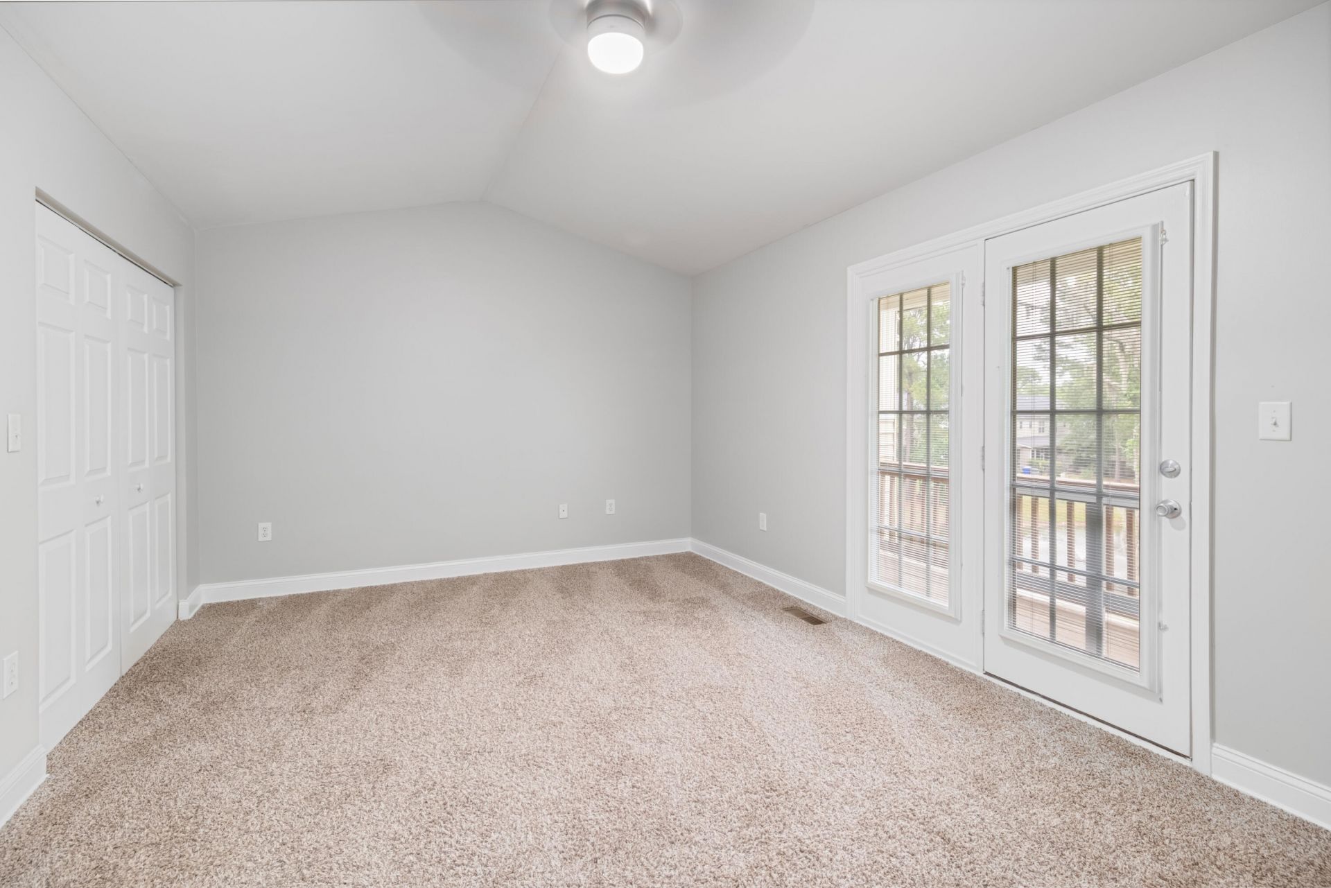 4492 Great Oak Drive Photo 18
