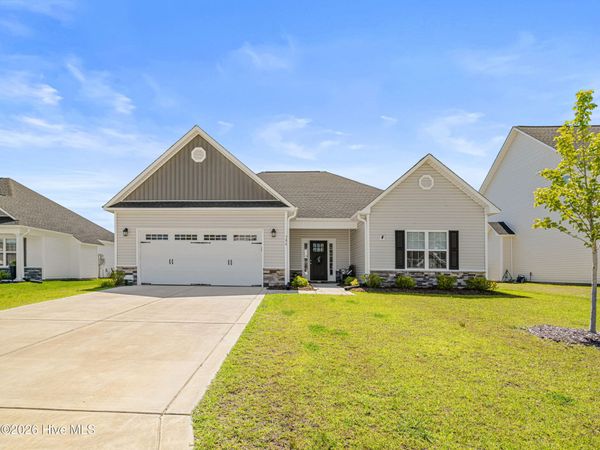 306 Windmill Light Way, Sneads Ferry, NC 28460