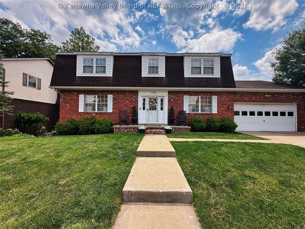 1703 Oak Knolls Road, Charleston, WV 25314
