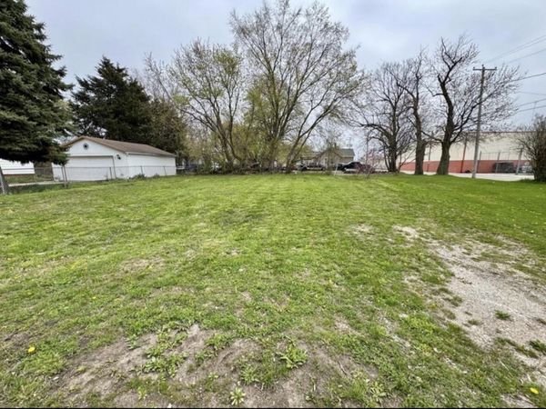 1337 Kewaunee St, Racine, WI 53404