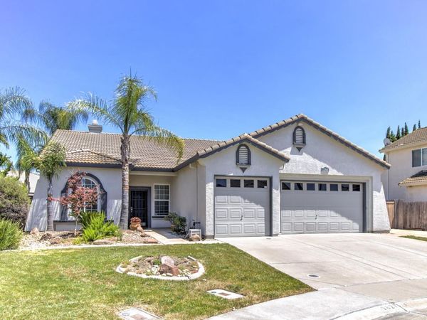 9827 Brinzino Ct, Sacramento, CA 95757