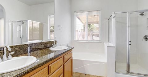9827 Brinzino Ct, Sacramento, CA 95757 Photo