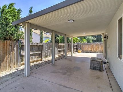 9827 Brinzino Ct, Sacramento, CA 95757 Photo