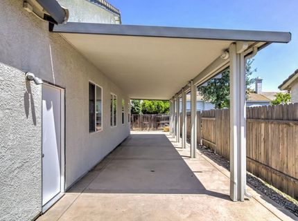 9827 Brinzino Ct, Sacramento, CA 95757 Photo