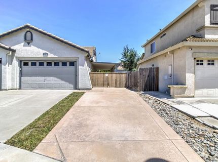 9827 Brinzino Ct, Sacramento, CA 95757 Photo