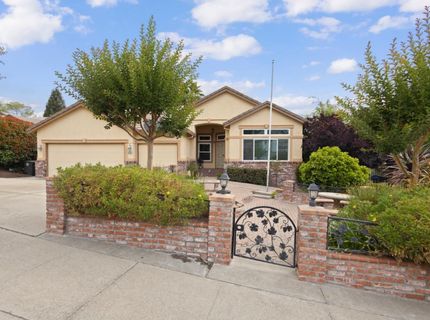 8383 Oakwood Hills Cir, Citrus Heights, CA 95610 Photo