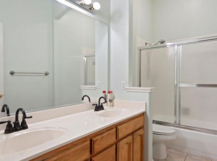 8383 Oakwood Hills Cir, Citrus Heights, CA 95610 Photo