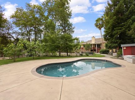 8383 Oakwood Hills Cir, Citrus Heights, CA 95610 Photo