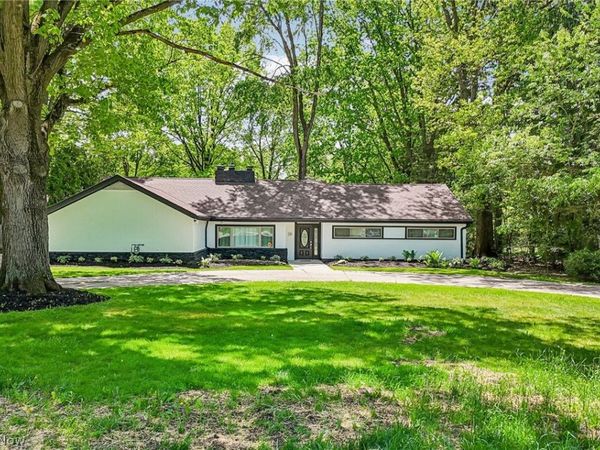 2380 Amesbury Road , Akron, OH 44313