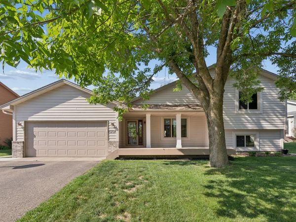 20704 Jaguar Avenue, Lakeville, MN 55044