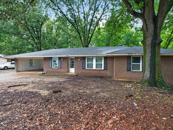 1890 PENNEL RD, Memphis, TN 38116