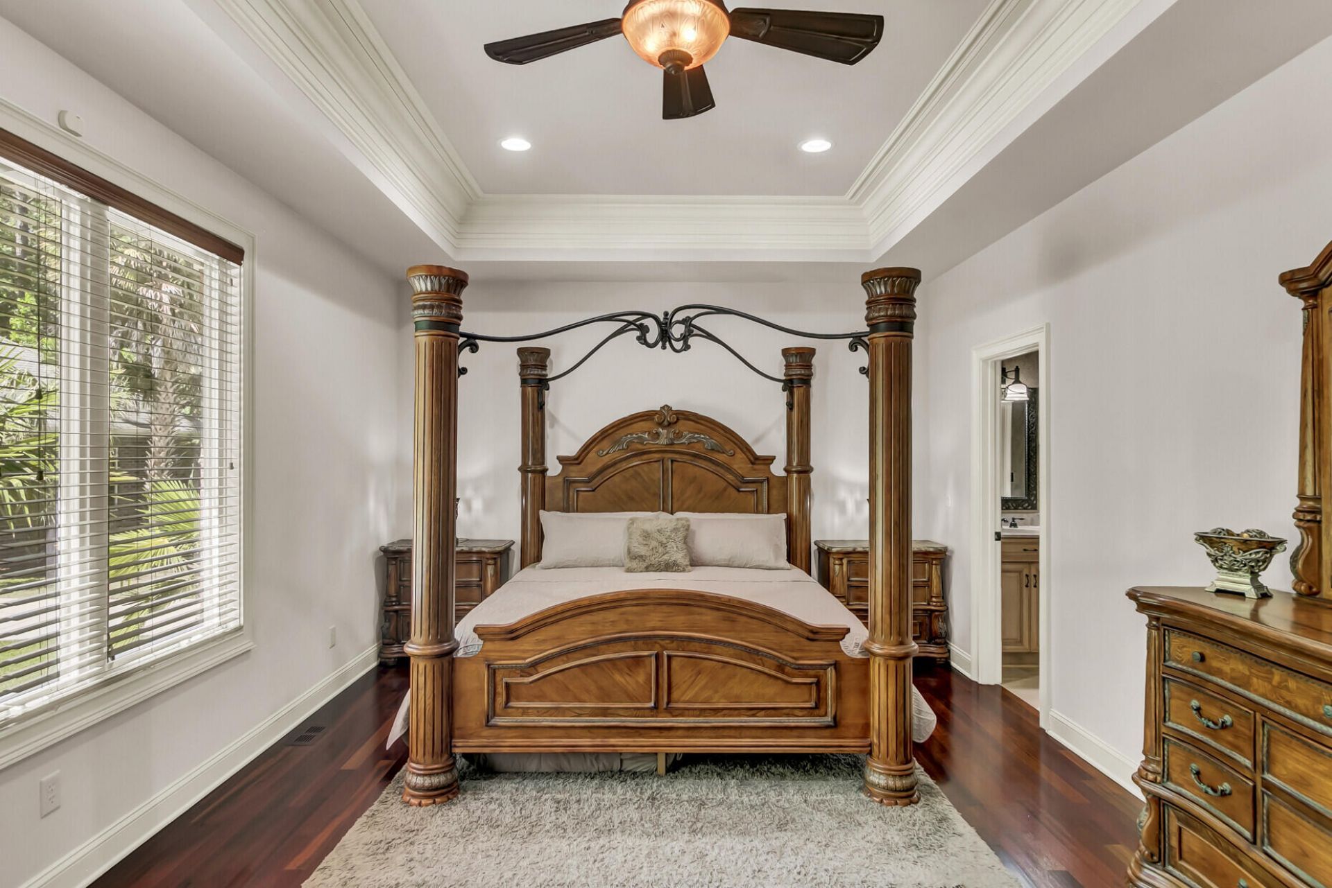105 Satling Court Photo 19