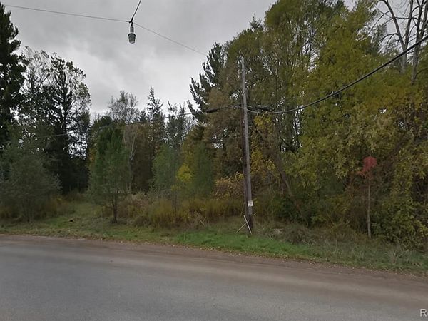 8983 Pontiac Lake Road , White Lake Twp, MI 48386
