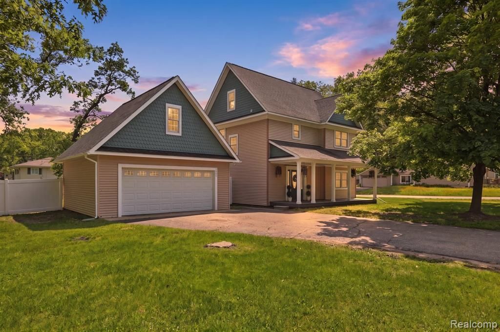 5685 Crescent Road, Waterford Township, MI 48327 Main Photo