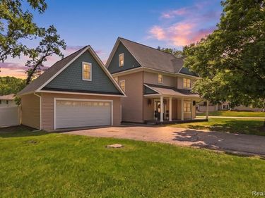 5685 Crescent Road, Waterford Twp, MI 48327