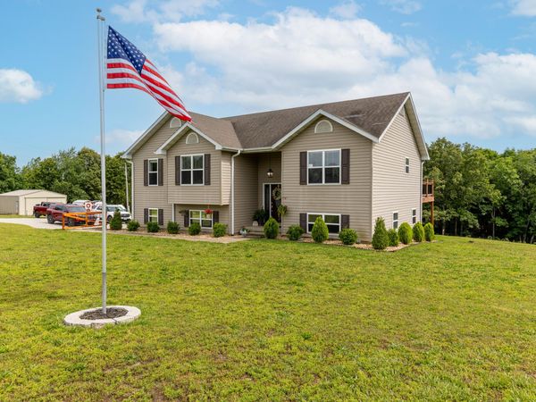 9436 Private Road 9892 , West Plains, MO 65775