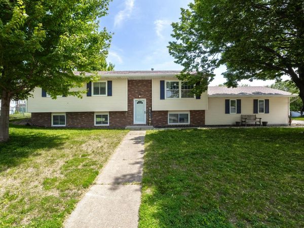 305 S 8th Street, Eldridge, IA 52748