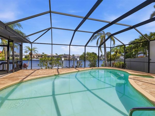 831 CHIPAWAY DRIVE , APOLLO BEACH, FL 33572