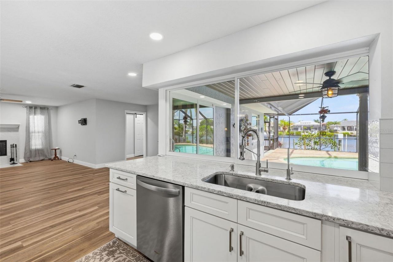 831 Chipaway Drive, Apollo Beach, FL 33572 Photo