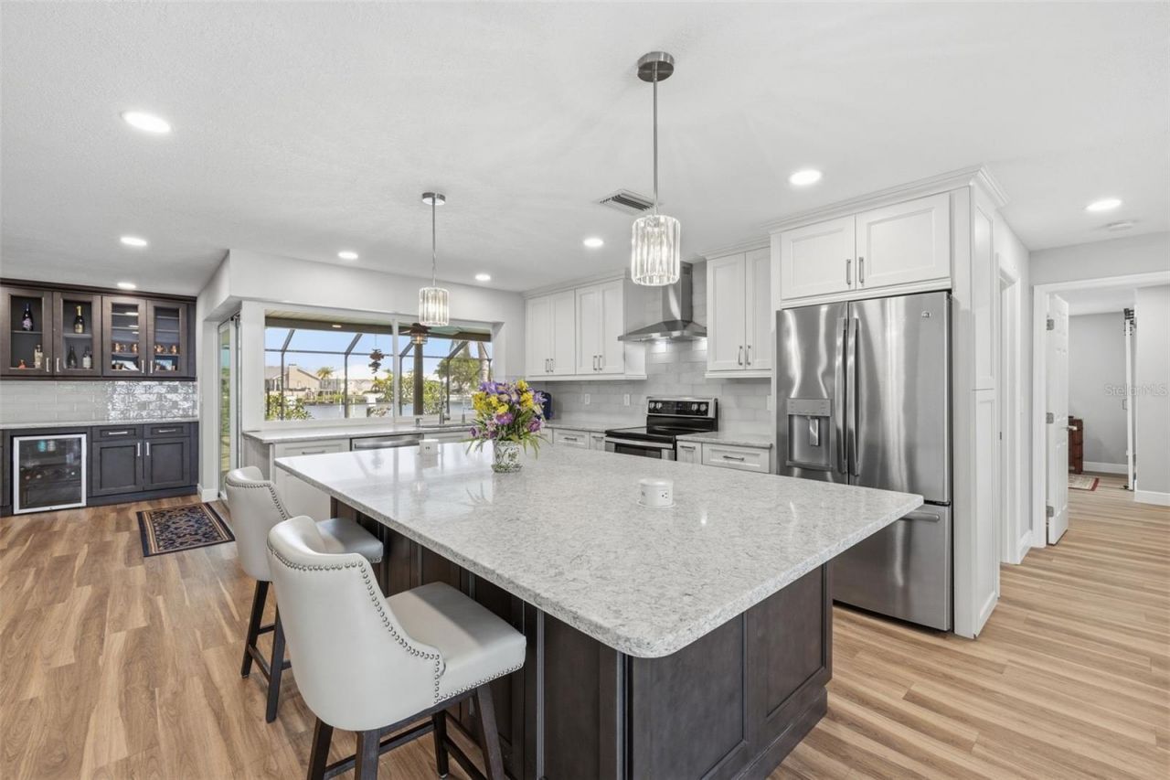 831 Chipaway Drive, Apollo Beach, FL 33572 Photo