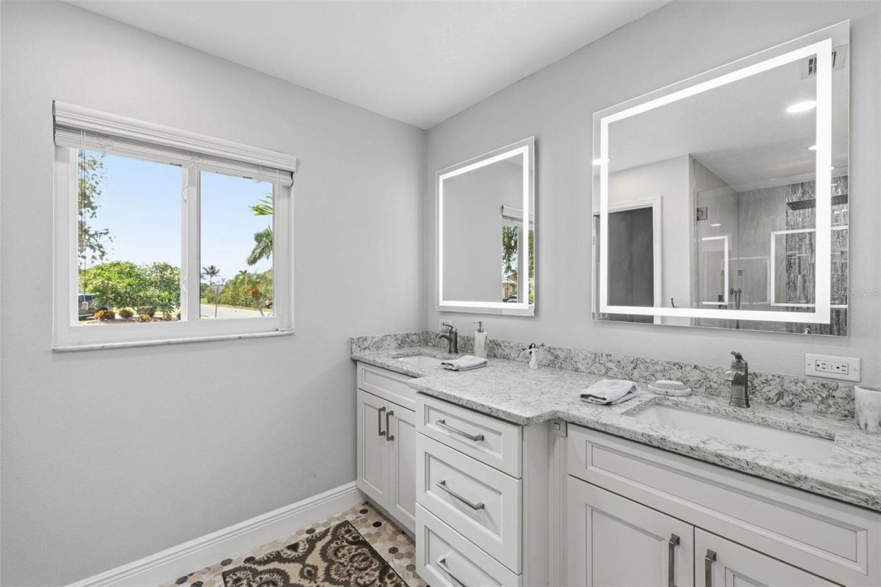 831 Chipaway Drive, Apollo Beach, FL 33572 Photo