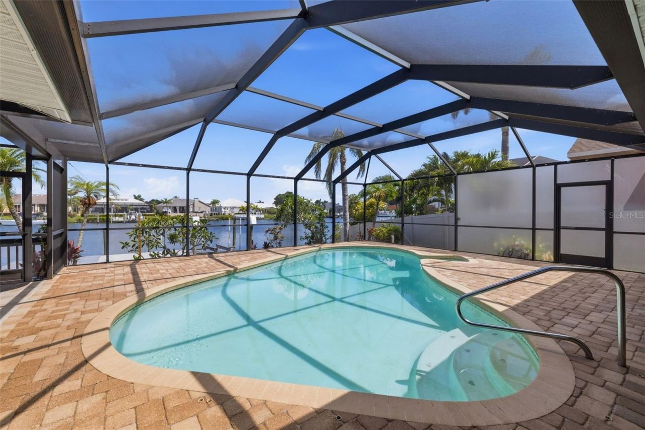 831 Chipaway Drive, Apollo Beach, FL 33572 Photo