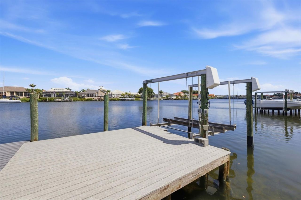831 Chipaway Drive, Apollo Beach, FL 33572 Photo