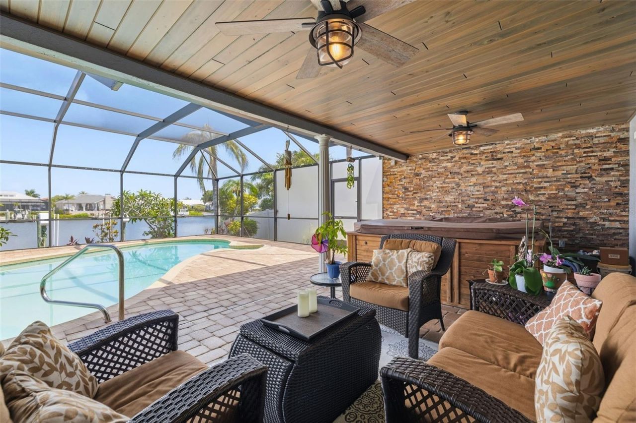 831 Chipaway Drive, Apollo Beach, FL 33572 Photo