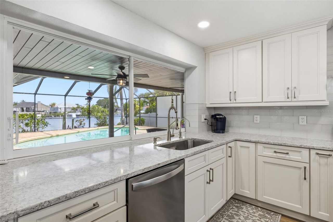 831 Chipaway Drive, Apollo Beach, FL 33572 Photo