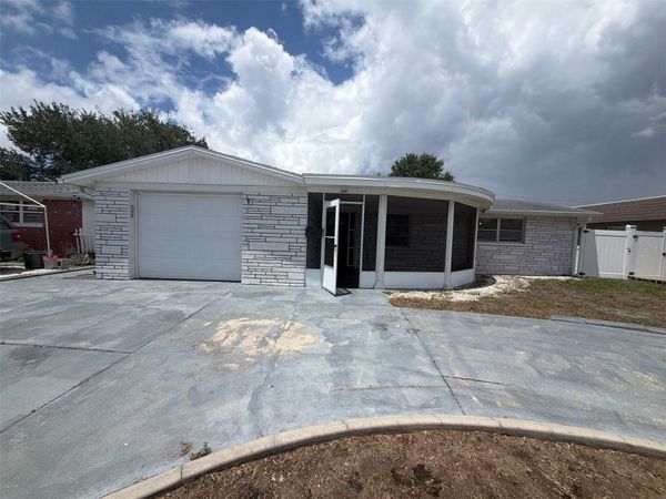 3441 EISENHOWER DRIVE , HOLIDAY, FL 34691