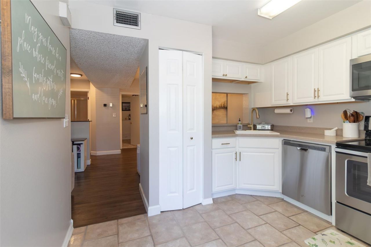 6916 Stones Throw Circle N, Unit 9102, Saint Petersburg, FL 33710 Photo