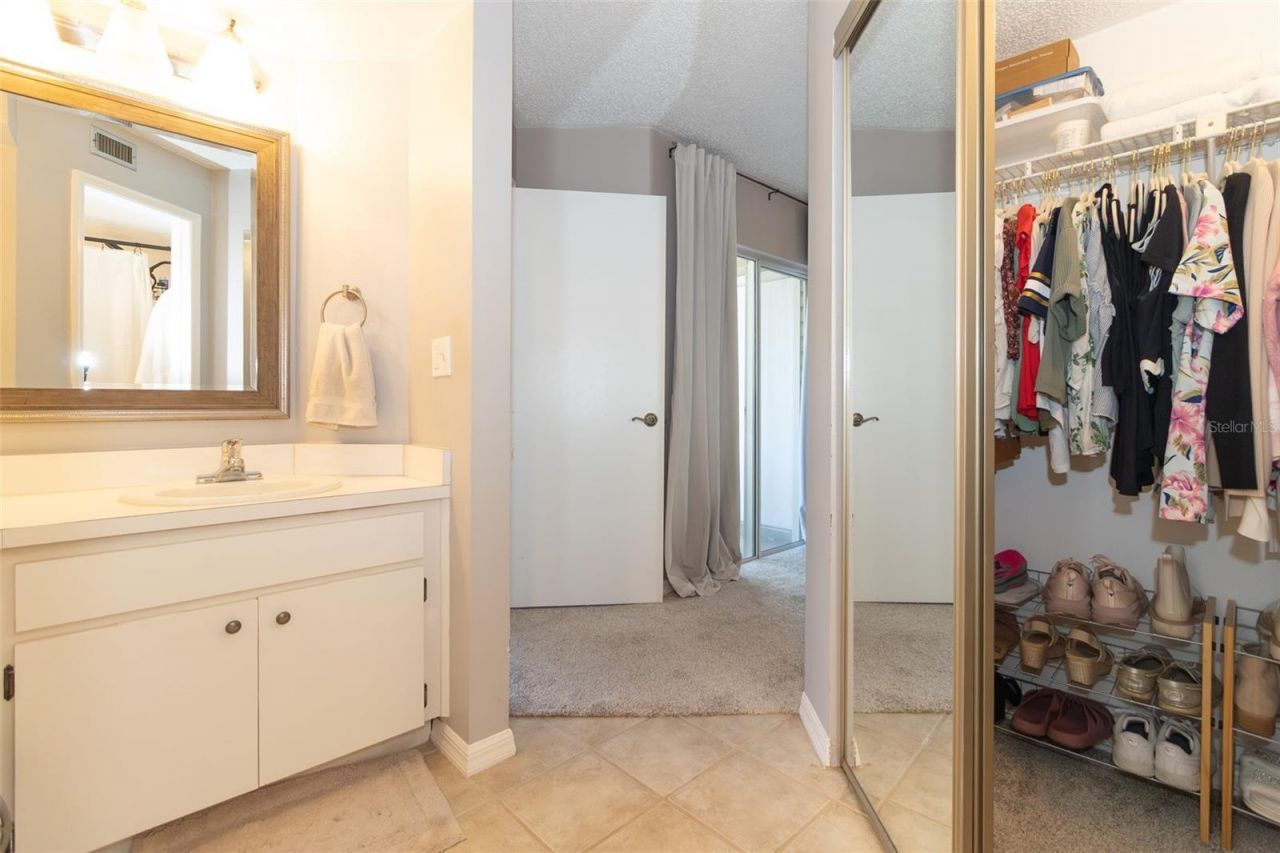 6916 Stones Throw Circle N, Unit 9102, Saint Petersburg, FL 33710 Photo
