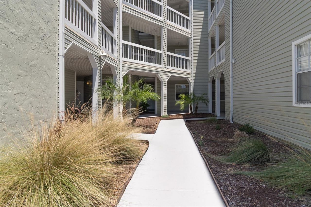 6916 Stones Throw Circle N, Unit 9102, Saint Petersburg, FL 33710 Photo