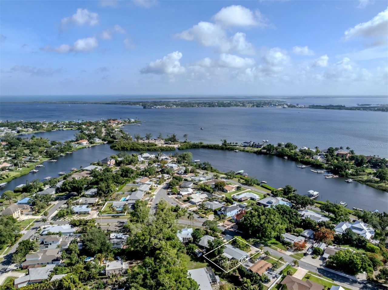 632 Park Drive, Bradenton, FL 34209 Photo
