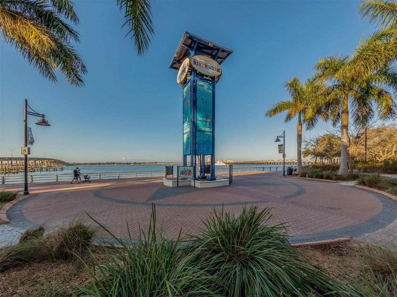632 Park Drive, Bradenton, FL 34209 Photo