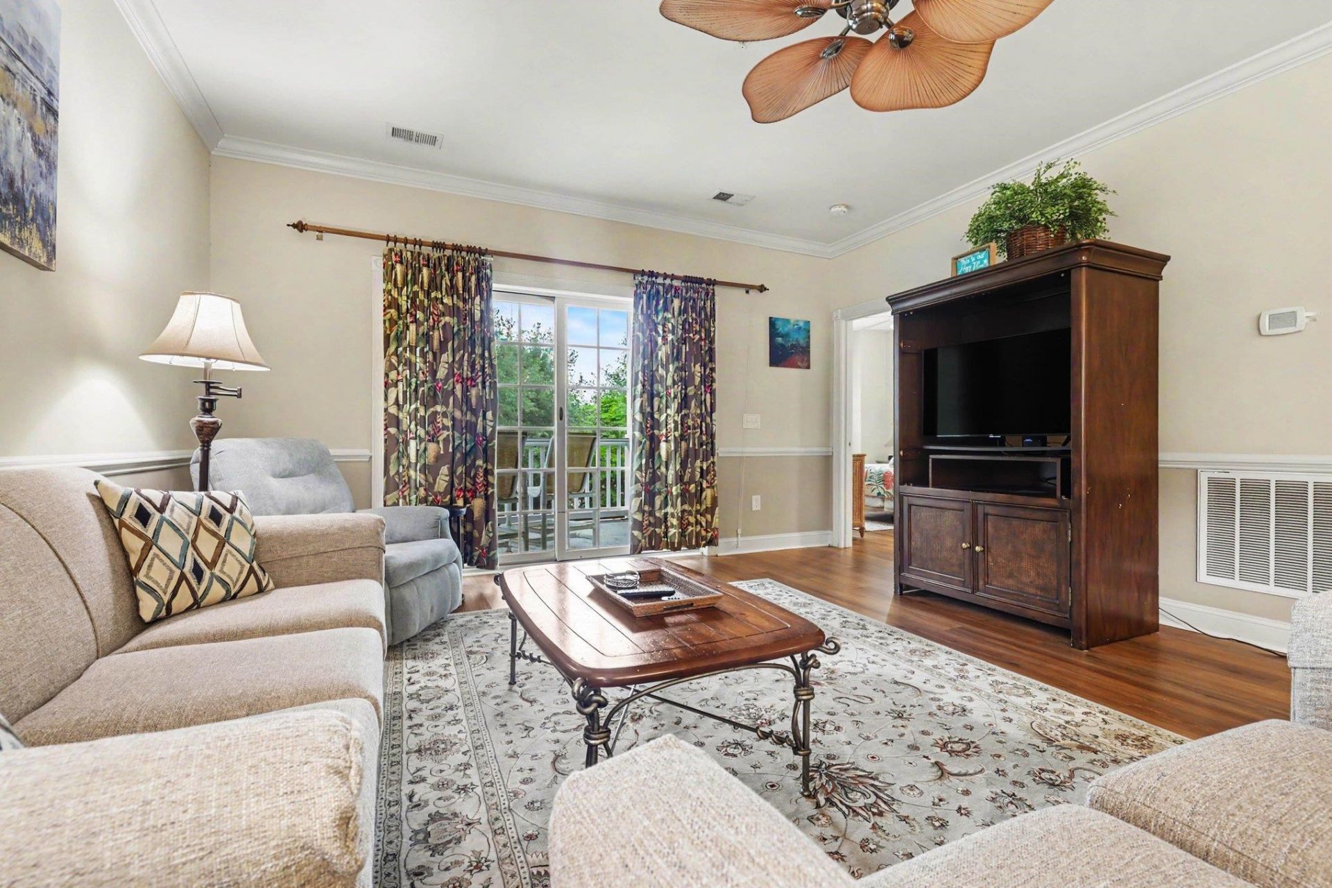 4865 Magnolia Pointe Ln. Photo 5