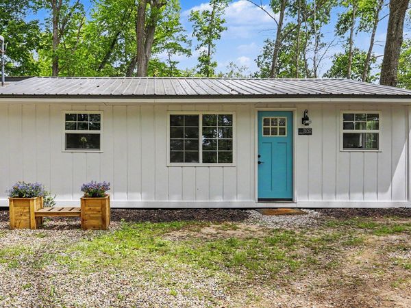 78750 South Court, Lawton, MI 49065