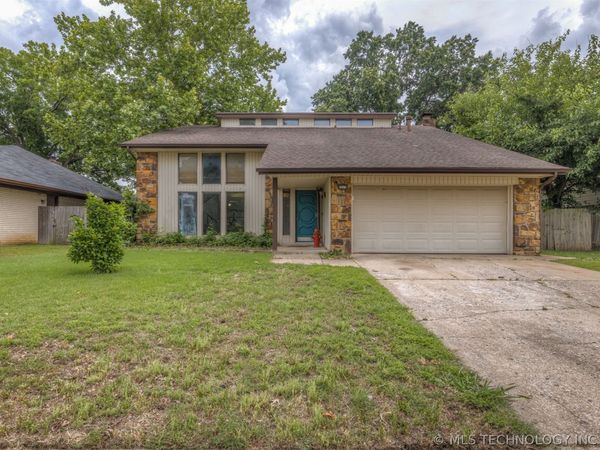 2213 W Knoxville Street , Broken Arrow, OK 74012