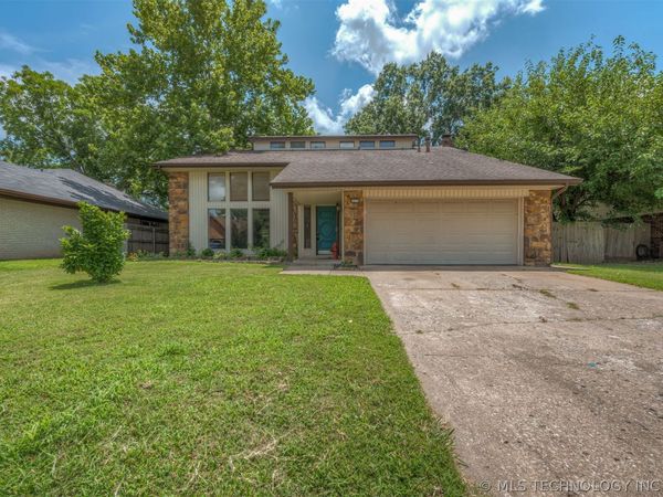 2213 W Knoxville Street, Broken Arrow, OK 74012