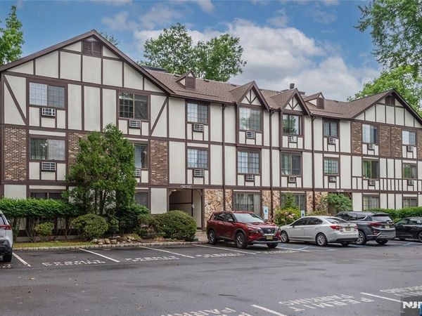 1406 Faulkner Court, MAHWAH, NJ 07430