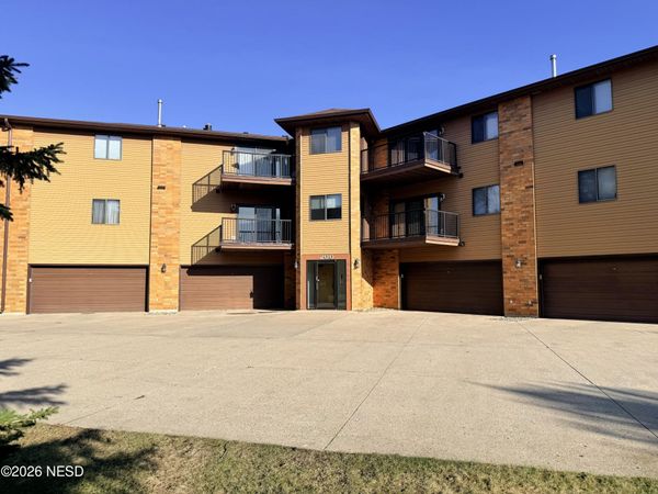 200 19TH STREET SE, Unit 205, Watertown, SD 57201