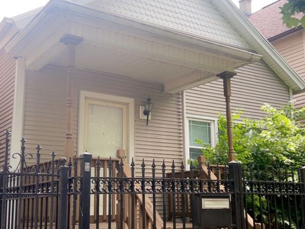 2163 N Rockwell Street, Chicago, IL 60647