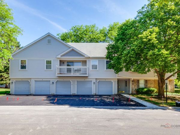 1209 BRADWELL Lane, Unit E, Mundelein, IL 60060