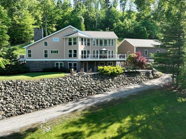 5234 Ribbon Road SW, Bowerston, OH 44695