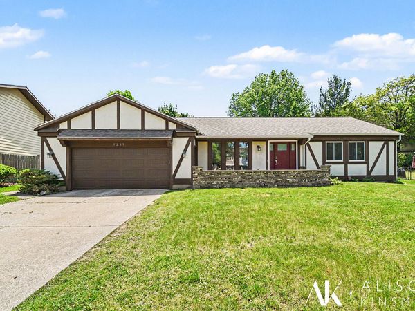 5289 Queensbury Drive SE, Kentwood, MI 49508