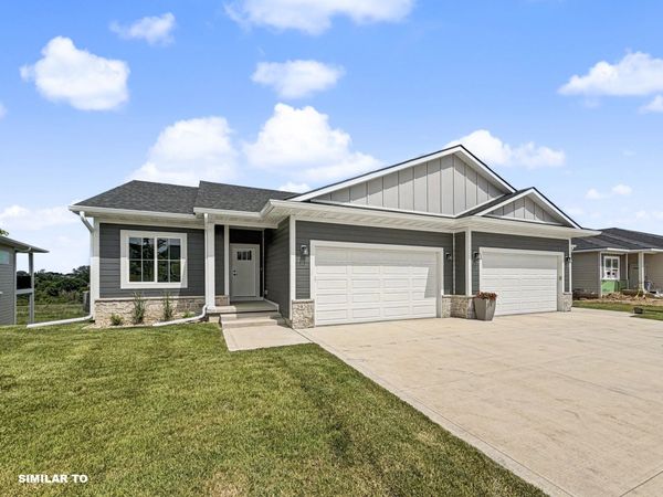 2942 Lake Hill Drive Drive, Des Moines, IA 50320