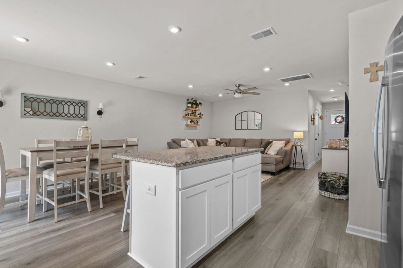 142 Villa Grande St.  Photo 15