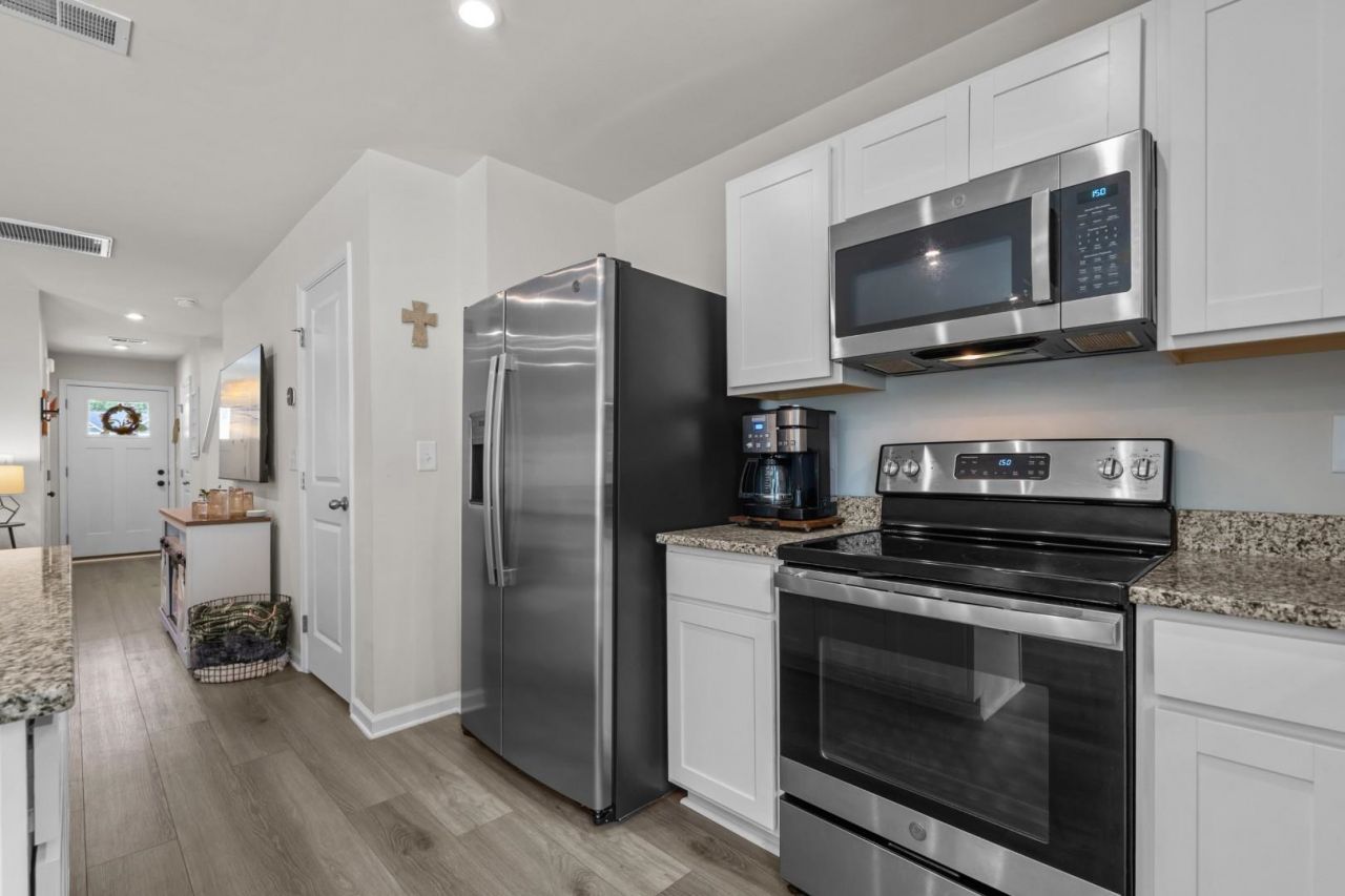 142 Villa Grande St.  Photo 17