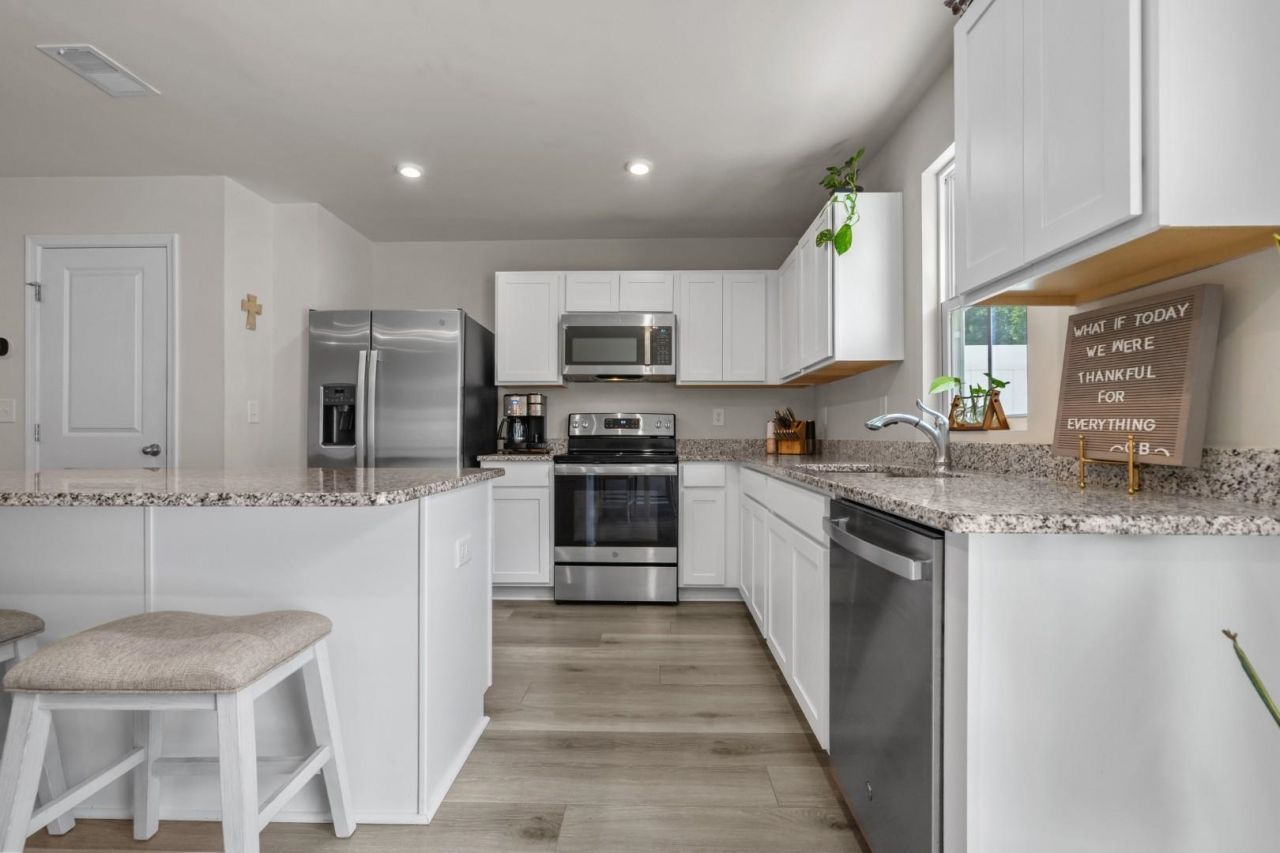 142 Villa Grande St.  Photo 18