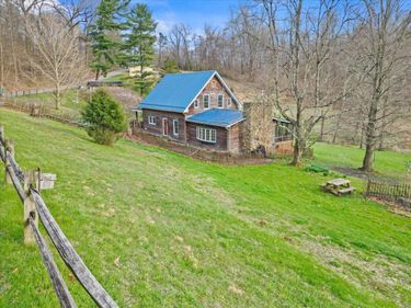 17114 Mcdonald Road, Frazeysburg, OH 43822